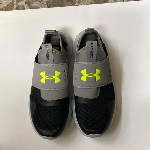 Under Armour Other - Under Armour Runplay shoes size 9.5